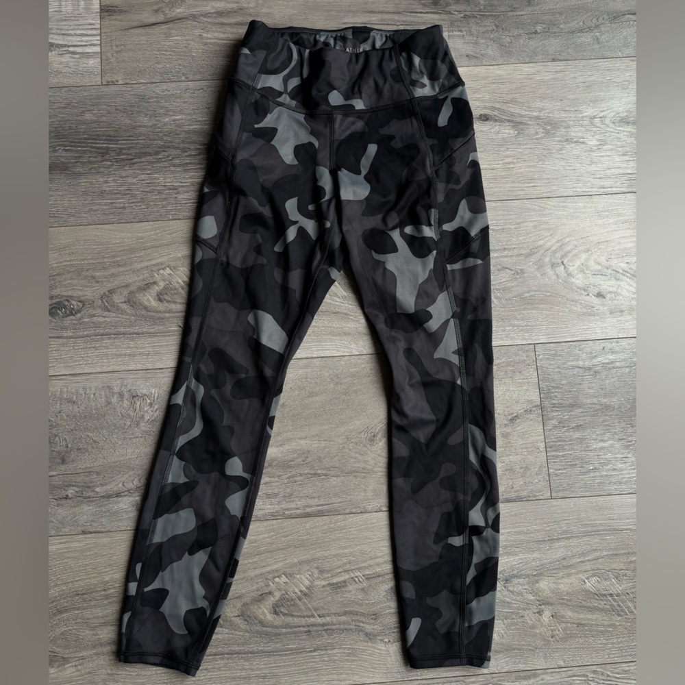 Athleta Women’s Black & Gray Camo Leggings